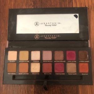 Anastasia modern renaissance palette